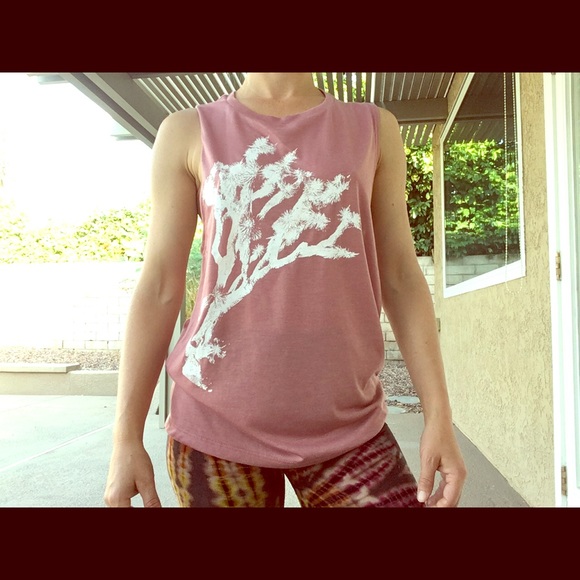 NEW Joshua Tree Muscle Tank Top XS S - Picture 1 of 3